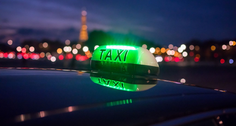 TAXI-Lumineux-paris2